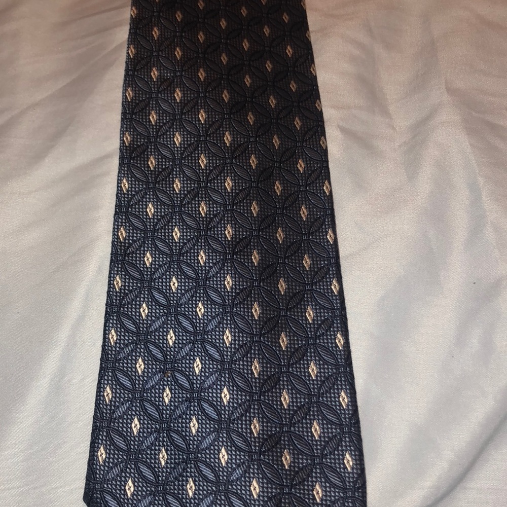100% silk tie